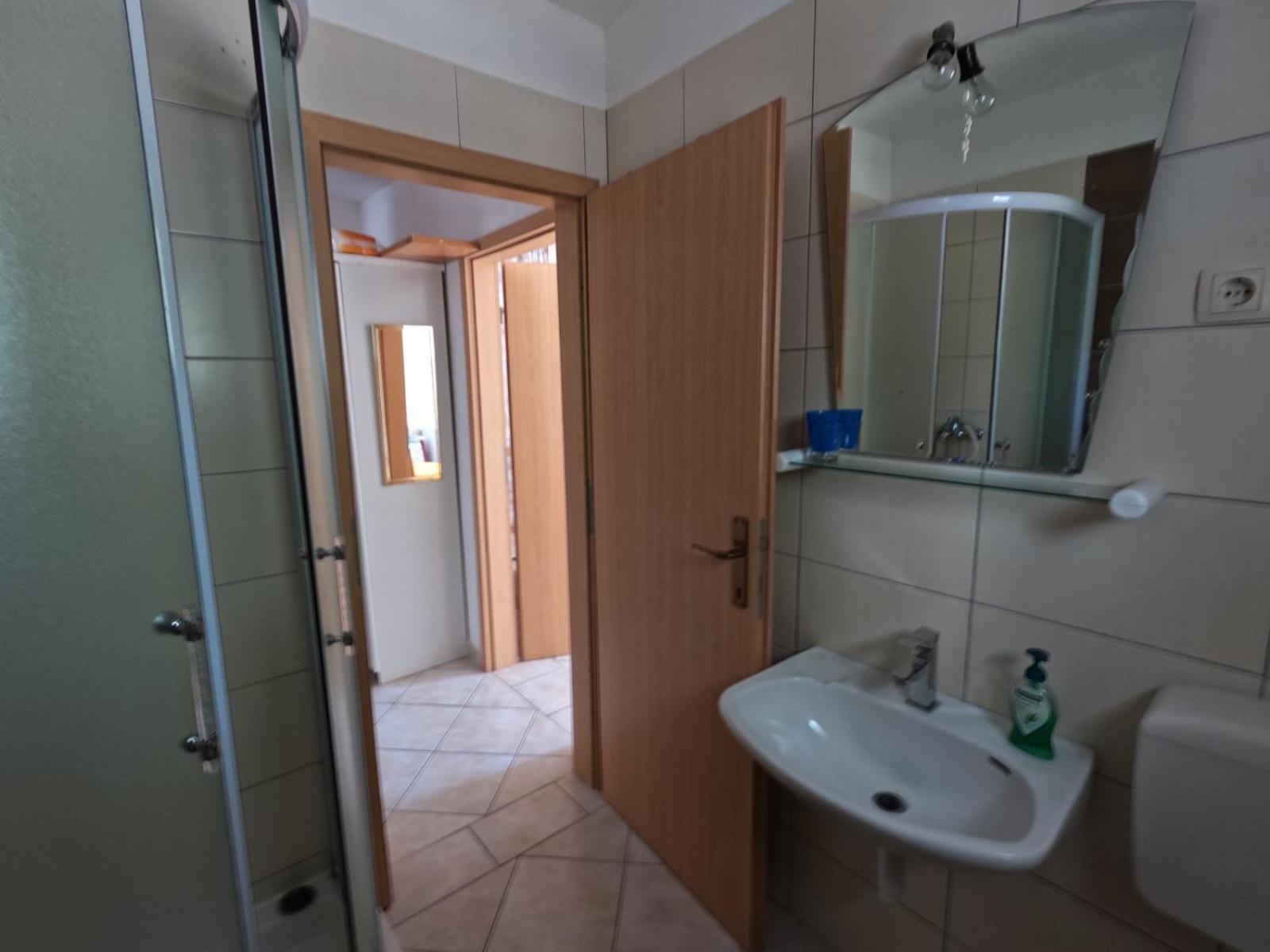 שיבניק Apartmani Lena מראה חיצוני תמונה