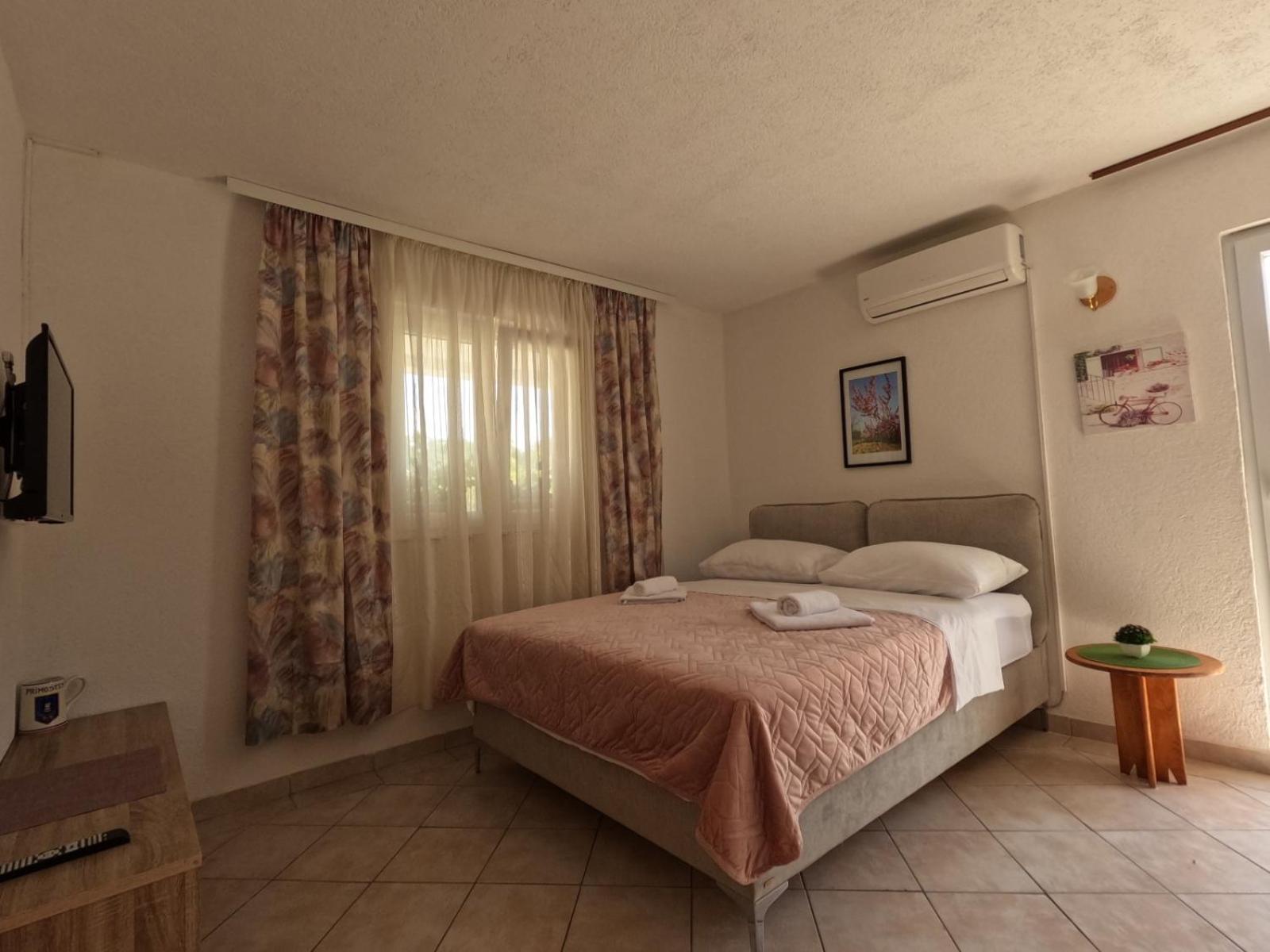 שיבניק Apartmani Lena מראה חיצוני תמונה